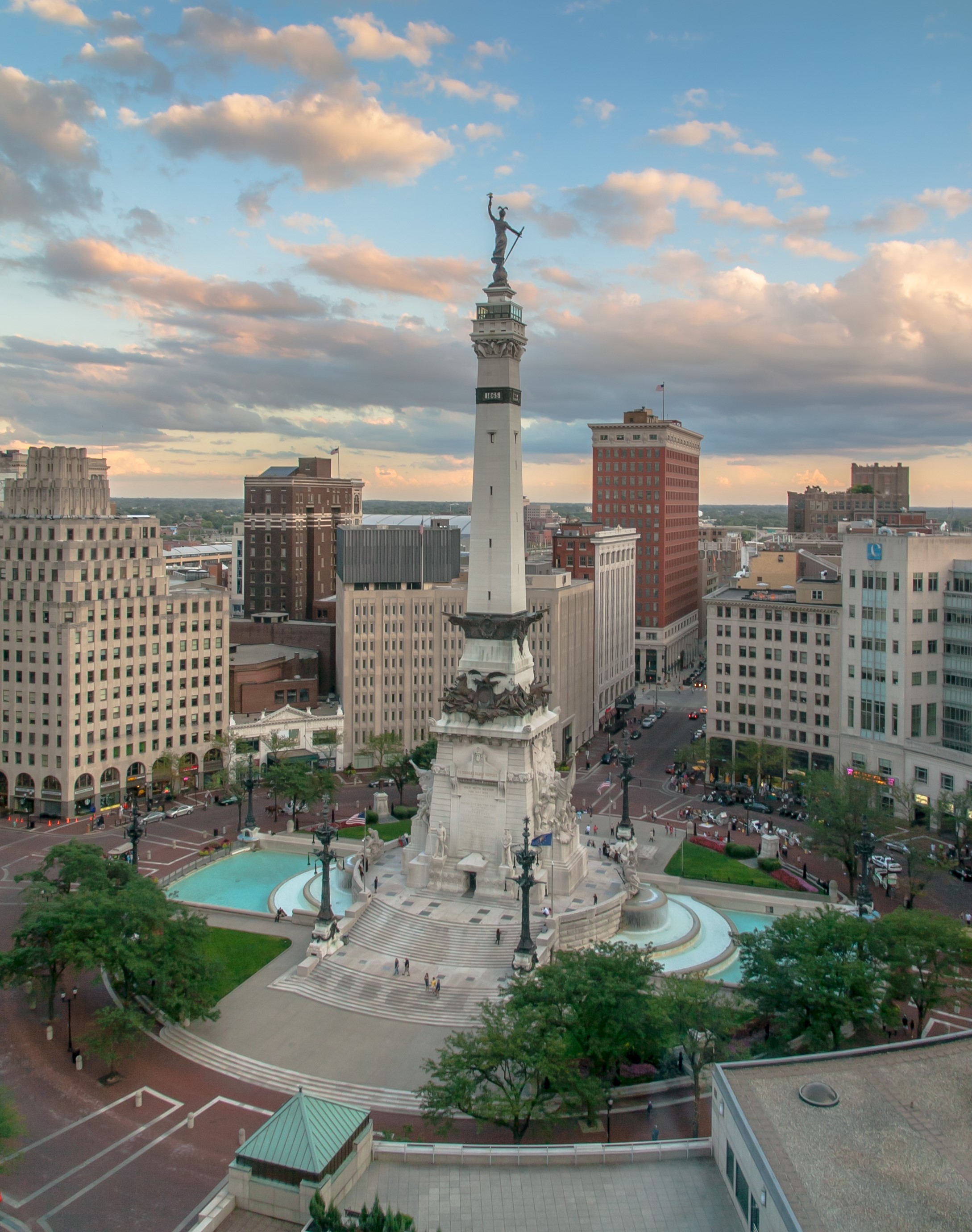Indianapolis Monument Circle at dusk